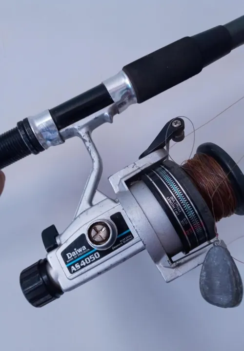 Molinete giratório vintage DAIWA AS4050 + Vara de Pesca Telescópica