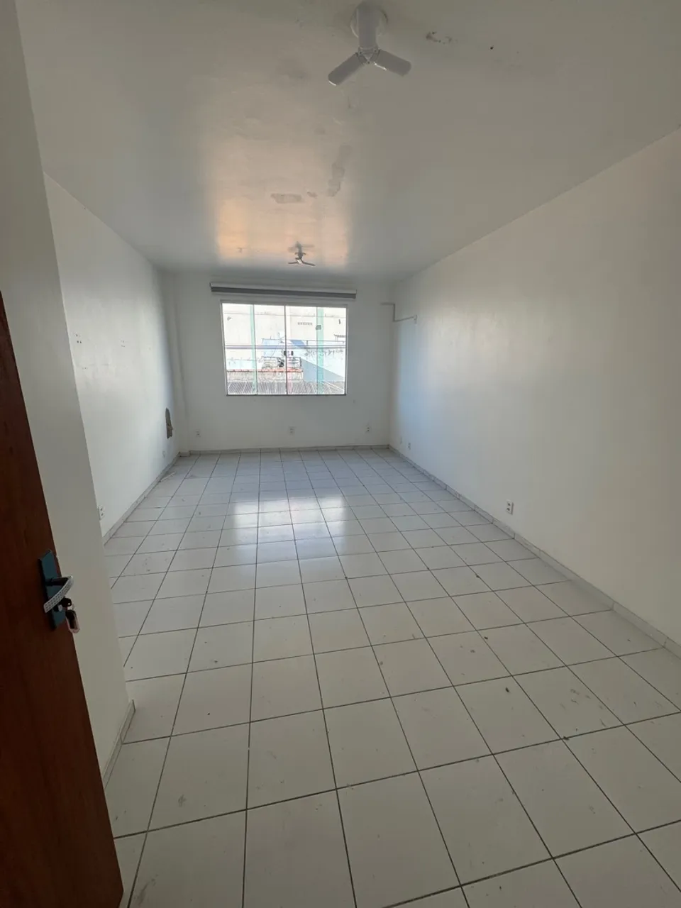 SALA COMERCIAL CENTRO MACAÉ CONDOMÍNIO INCLUSO