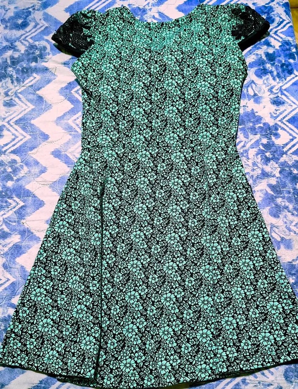 Vendo vestido com bojo M - Foto 3