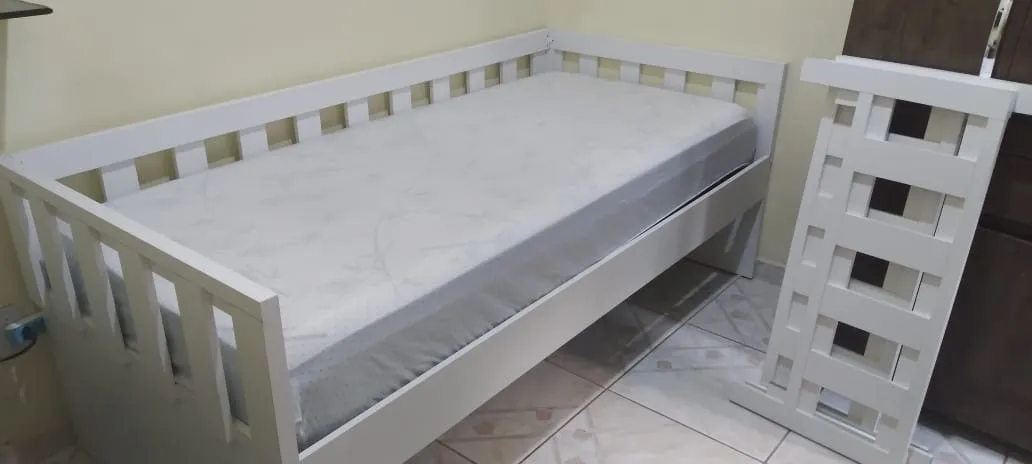 Cama montesoriana de solteiro