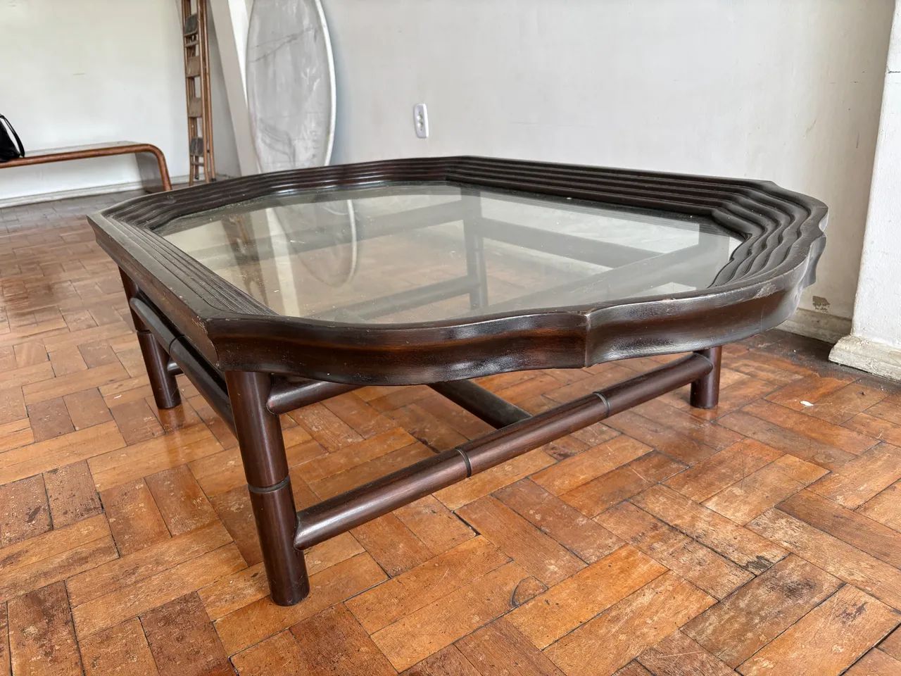 Mesa de centro elegante em madeira e vidro - Foto 2