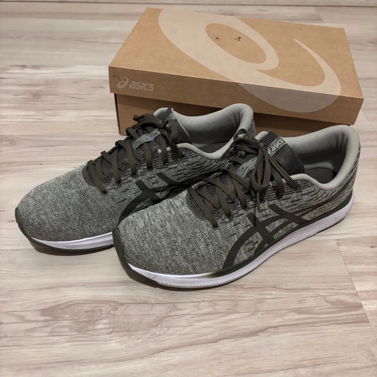 Tênis Asics Streetwise - Verde Oliva 43