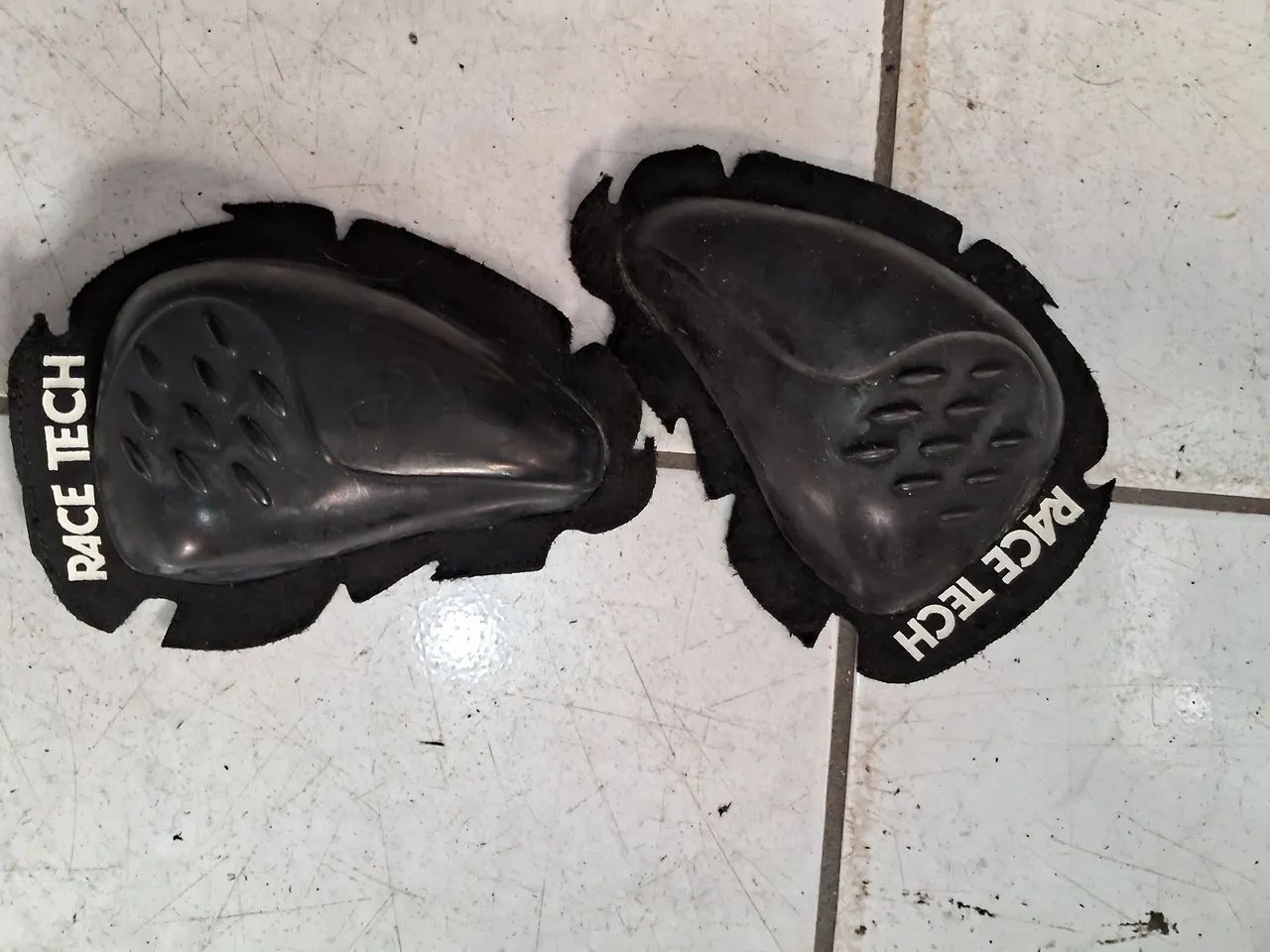 Joelheira,saboneteiras Race Tech - Equipamento de Proteção - Foto 6