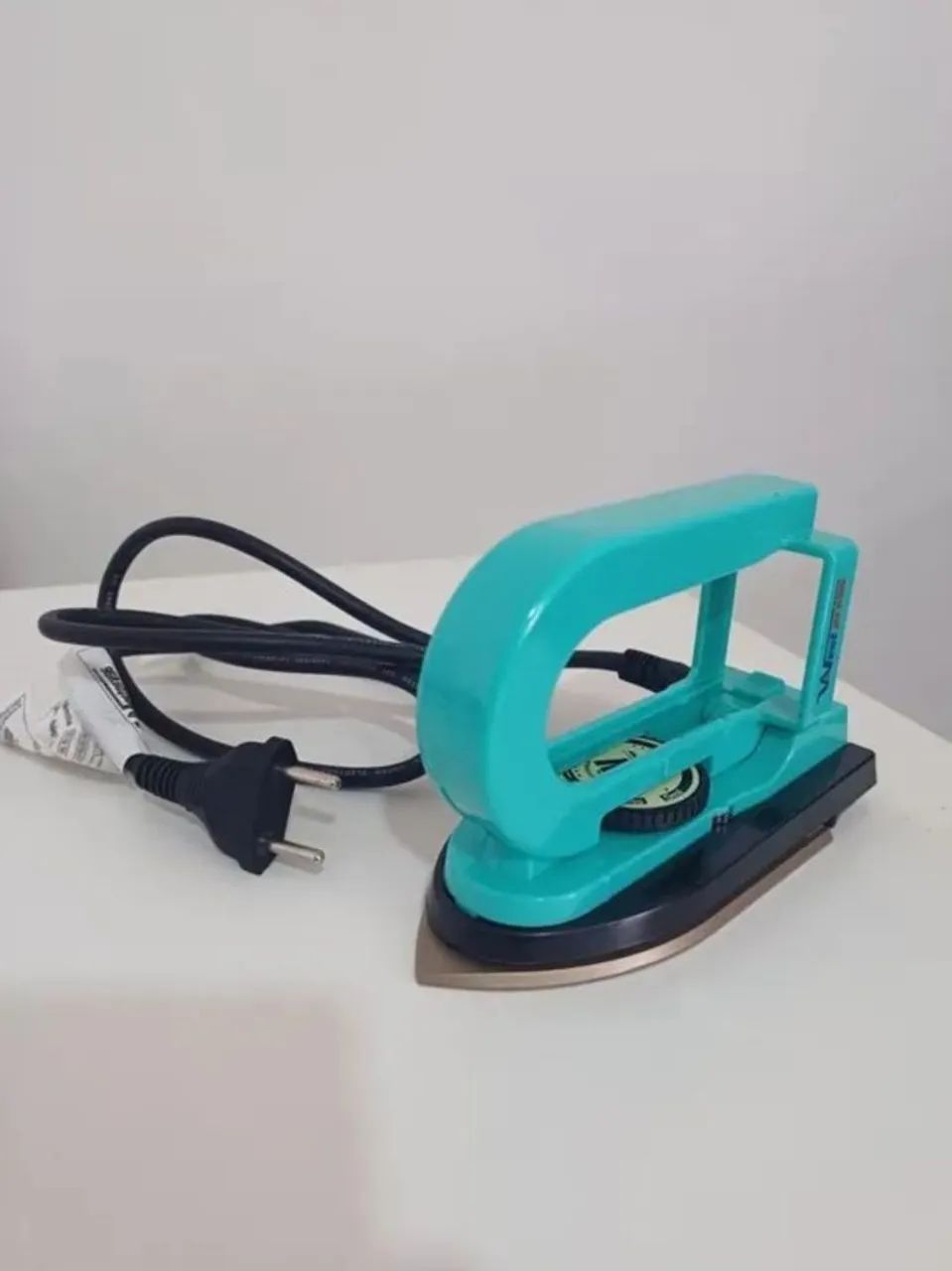 Mini Ferro de Passar Roupa