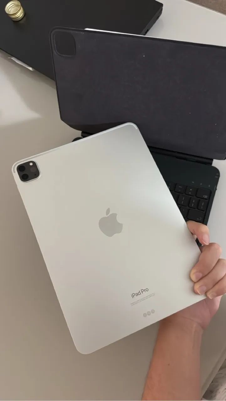 iPad Pro 11 4gth M2 com Magic Keyboard  - Foto 2