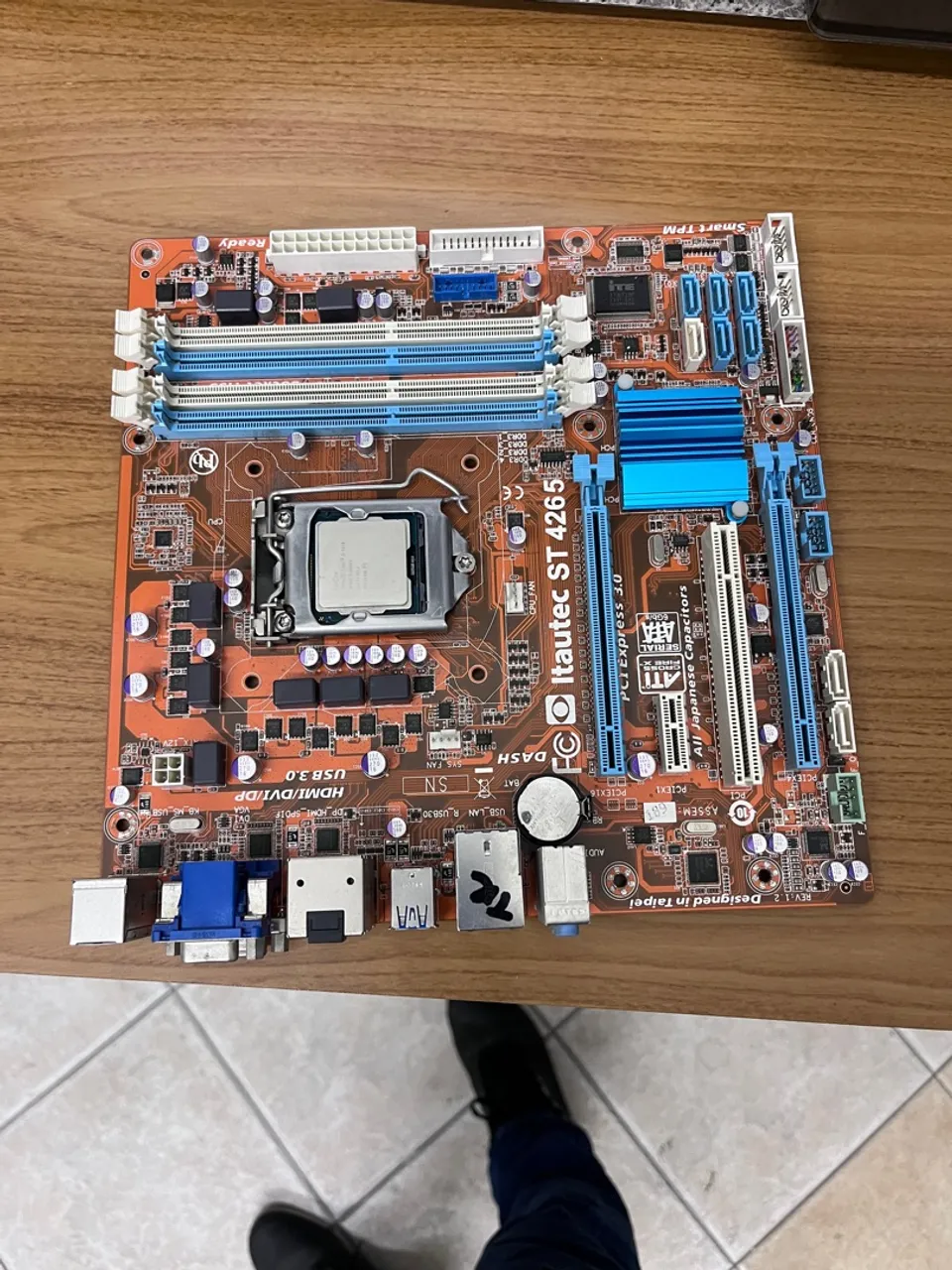 Com defeito (loop) placa mae usada simples