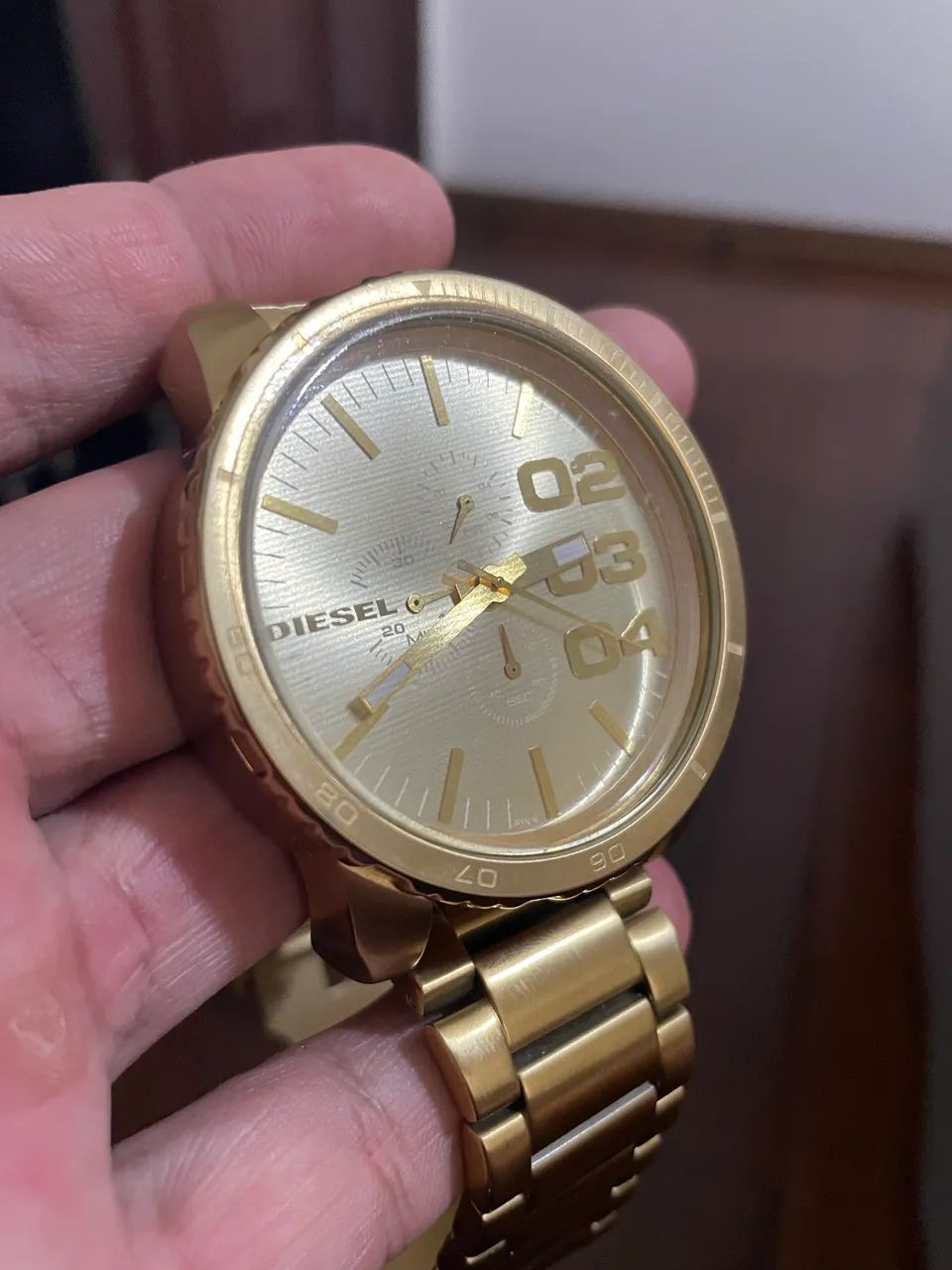 Relógio Diesel dourado - Foto 2