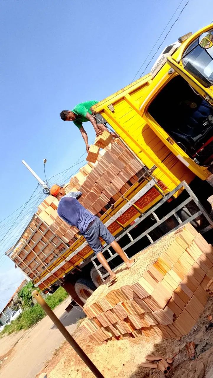 Tijolos de primeira de 8 furos 20x20 64385785012354120