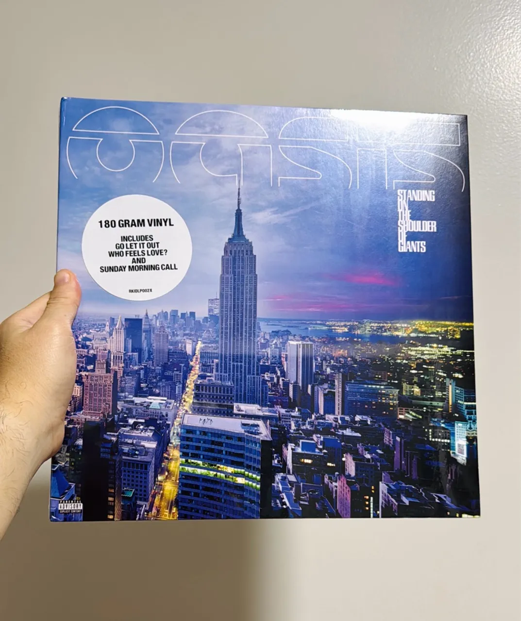 Lp Oasis - Standing on the soulder (vinil preto, lacrado)
