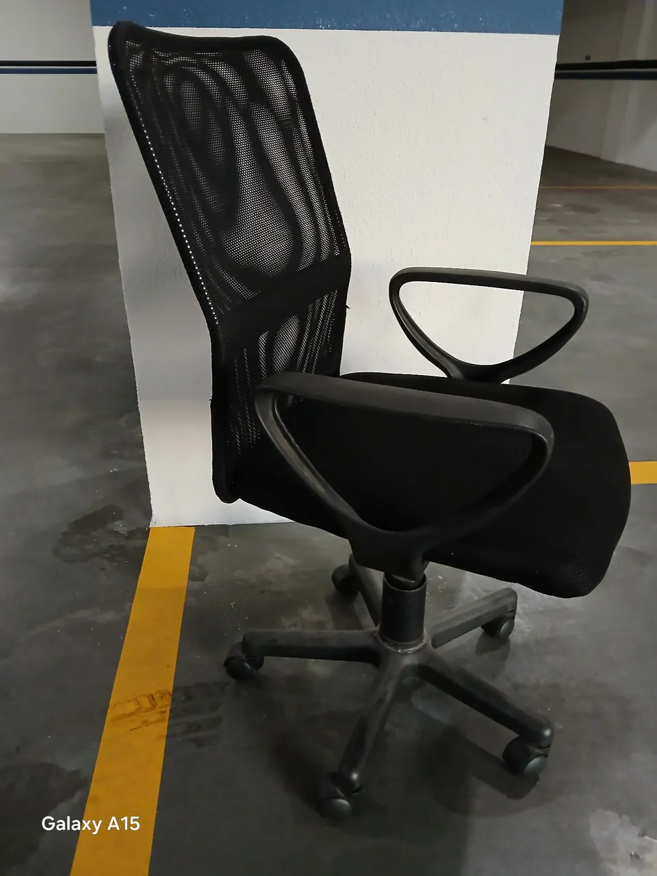 Cadeira de Escritório Ergonômica com Rodas