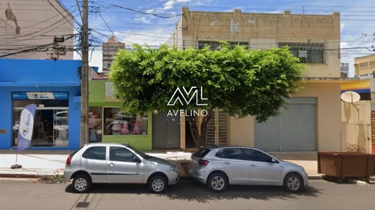 Prédio comercial na Rua Maracaju