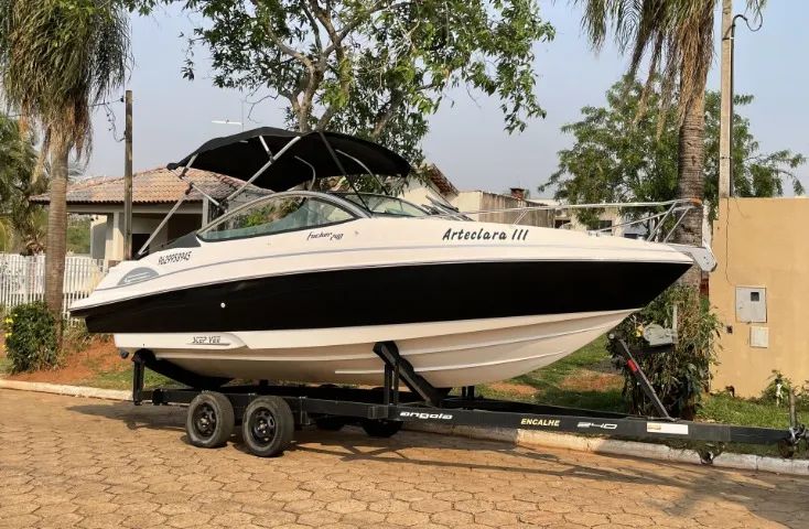 Lancha Focker 240- Motor Yamaha 300Hp