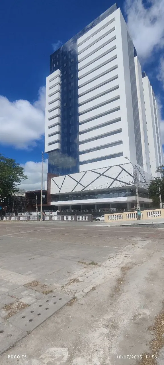 Sala comercial Centro de Caruaru primeira locação.