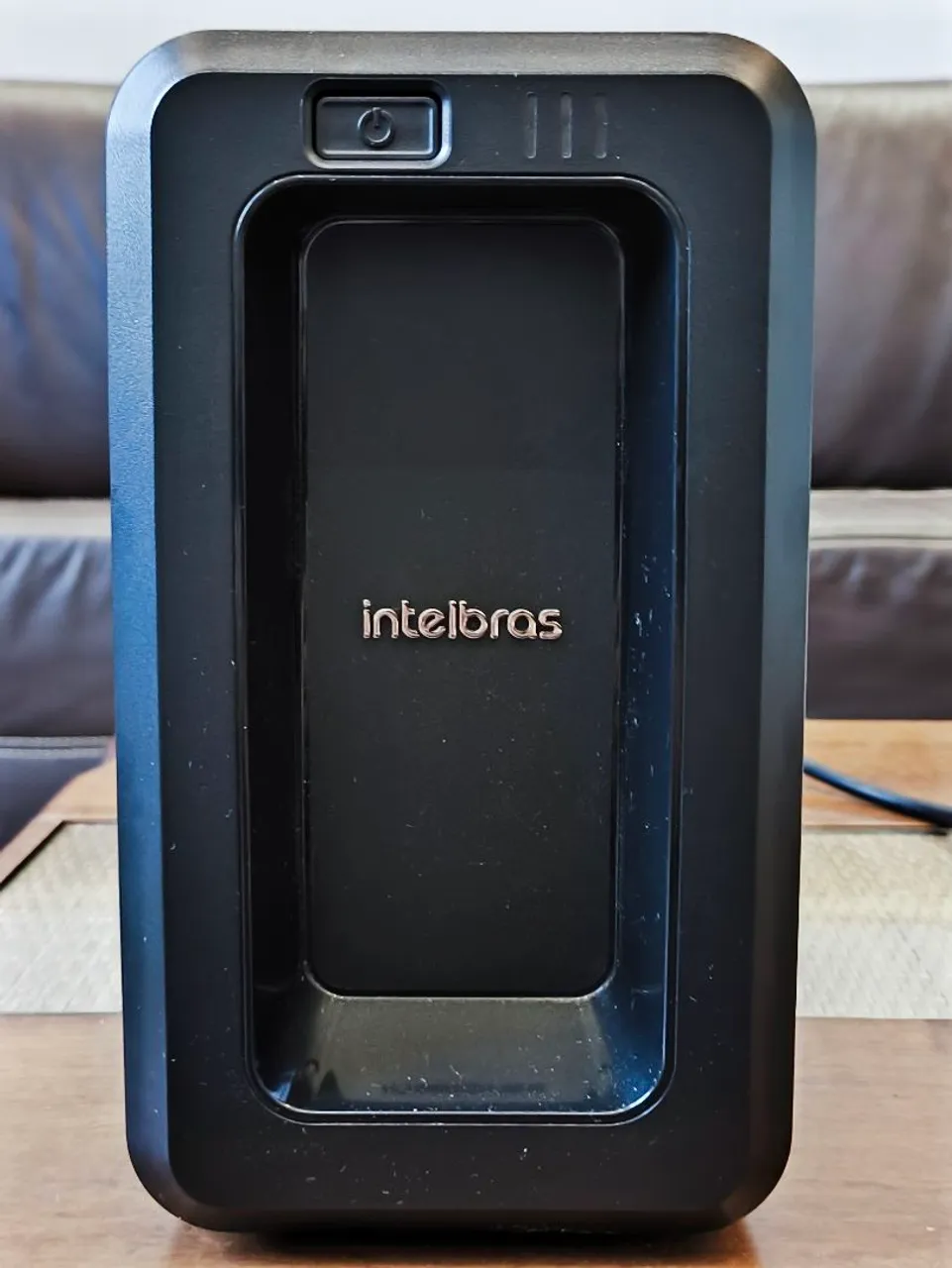 Nobreak Intelbras ATTIV 700W 120v (uso de um ano e um mês)
