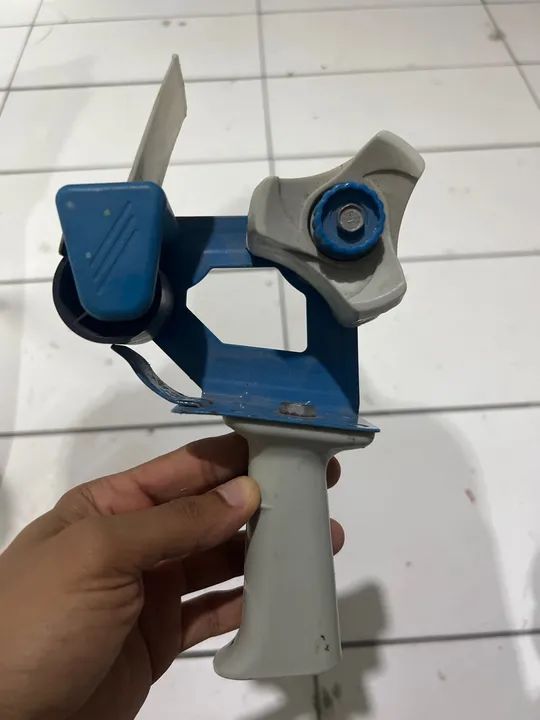 Dispensador de fita adesiva para escritório