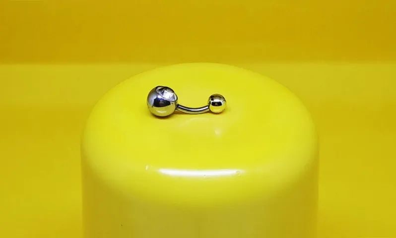 Piercing Curvado para Umbigo - Esfera com Pedra Brilhante - Foto 3