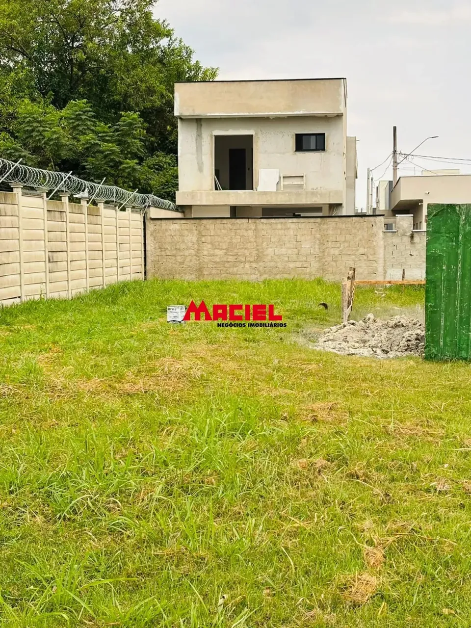 Terreno de 259,14m² no Condomínio Bosque dos Manacás em Jacareí SP.
