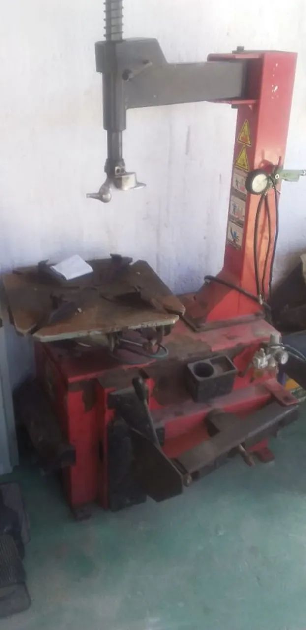Vendo 6 mil máquina de montar e desmontar pneus  - Foto 2