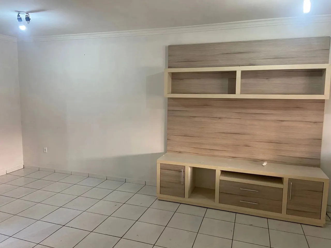 LOCAÇÃO DE CASA/SOBRADO no Condomínio Residencial Olinda Região do Coxipó