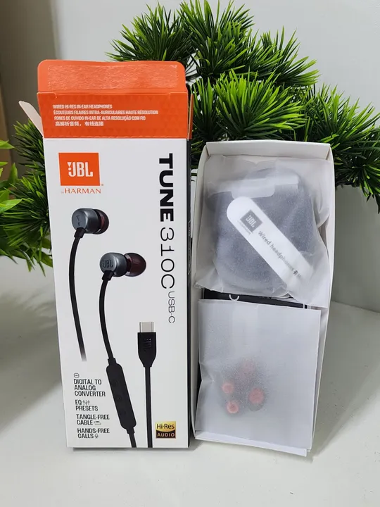 Fone JBL com fio Tune 310C Tipo-C intra auricular.