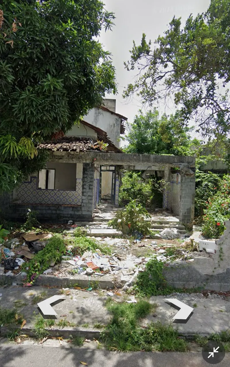 Imóvel para venda possui 385 metros quadrados em Madalena - Recife - PE