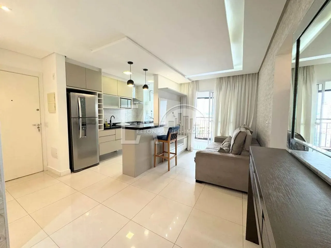 Apartamento mobiliado com 2 dormitórios para alugar em Santos