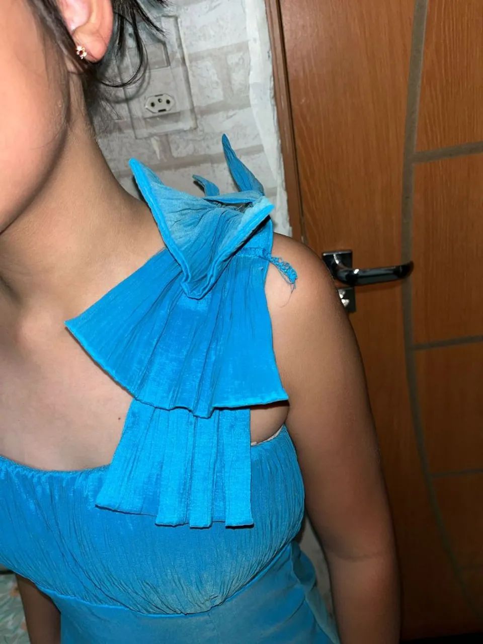 Vestido Azul Elegante com Detalhe Floral - Foto 2