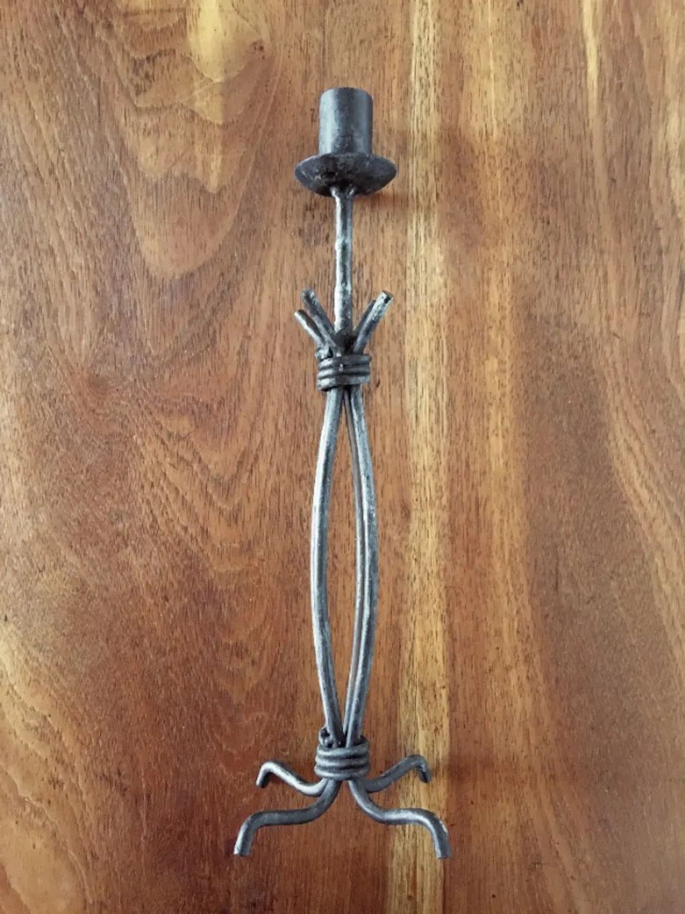 castiçal de ferro preto