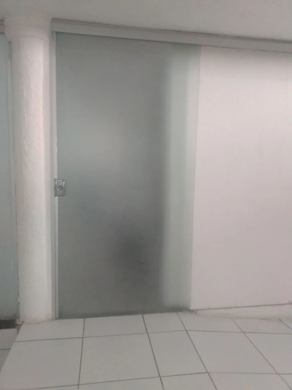 manutenção em portas e janelas  de vidro