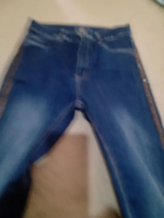 Calça Jeans Azul com Detalhes - Foto 2