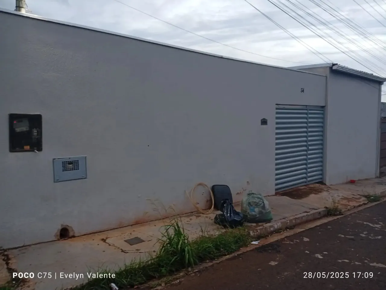 Linda Casa com Piscina no Bairro: JD Aero Rancho