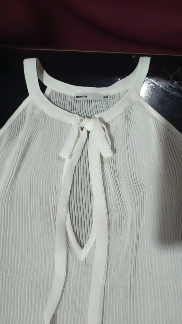 Blusa branca com detalhes e amarração - Marisa