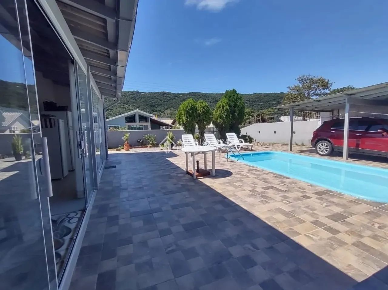 Casa com Terreno Alto na Praia da Pinheira/SC