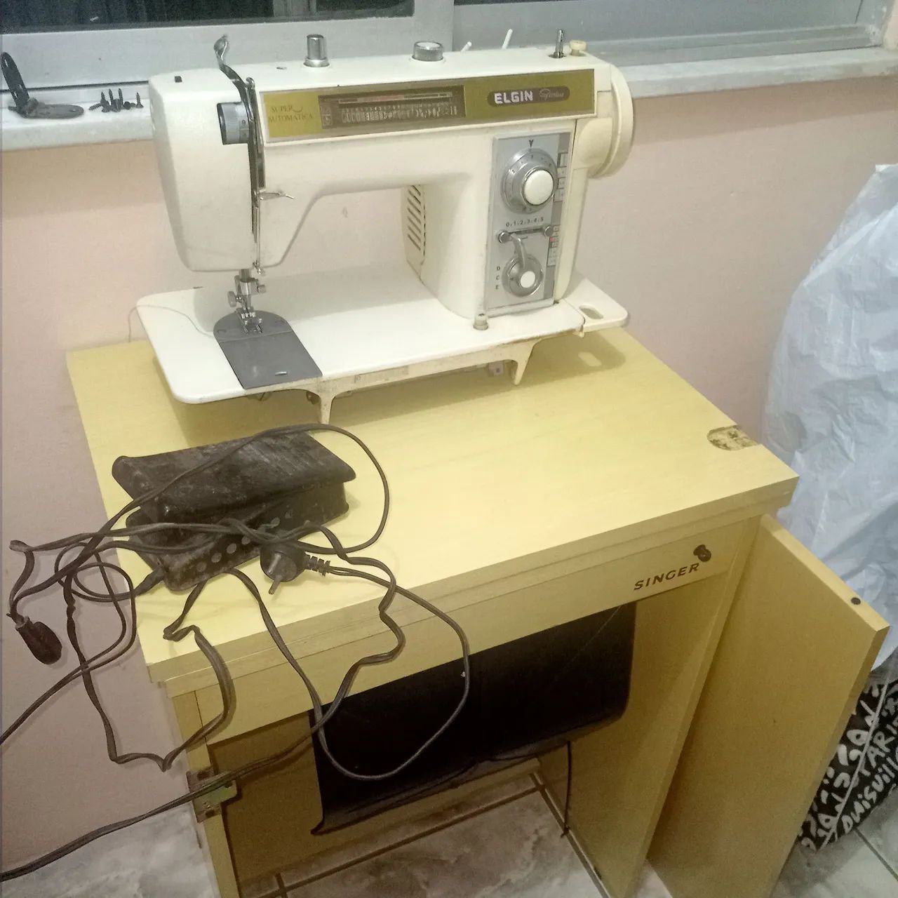 Único Dono Máquina de Costura Elgin Genius Super Automática
