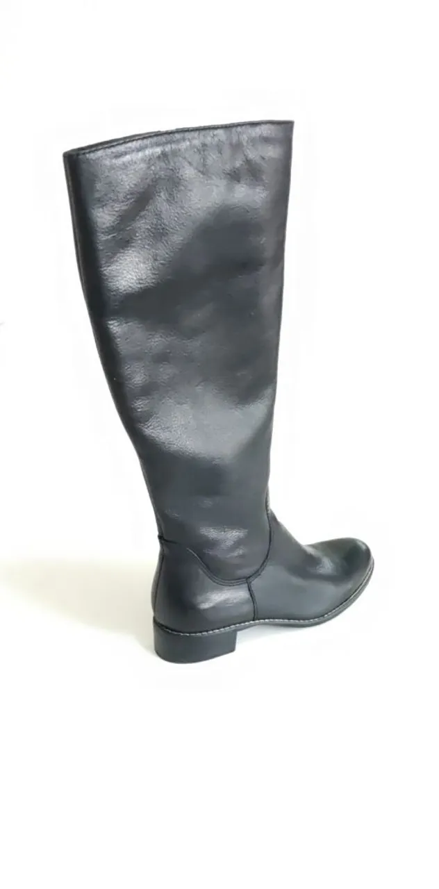 Bota Feminina Cano Longo Couro Preta