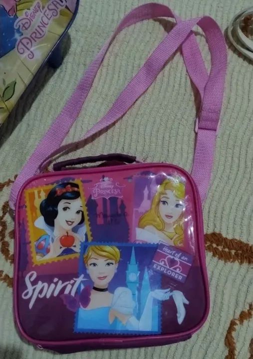 Mochila com rodinhas, lancheira e bolsa d brinde - Foto 3
