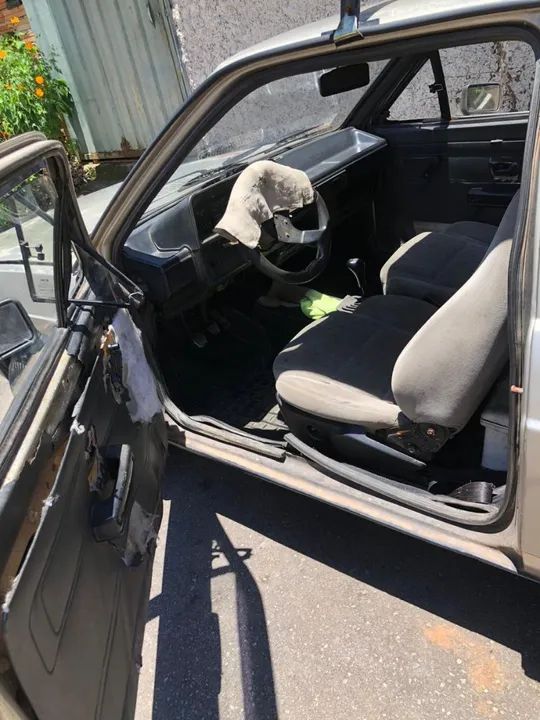 Gol quadrado ano 87 câmbio manual com alguns detalhes para revisar  - Foto 4