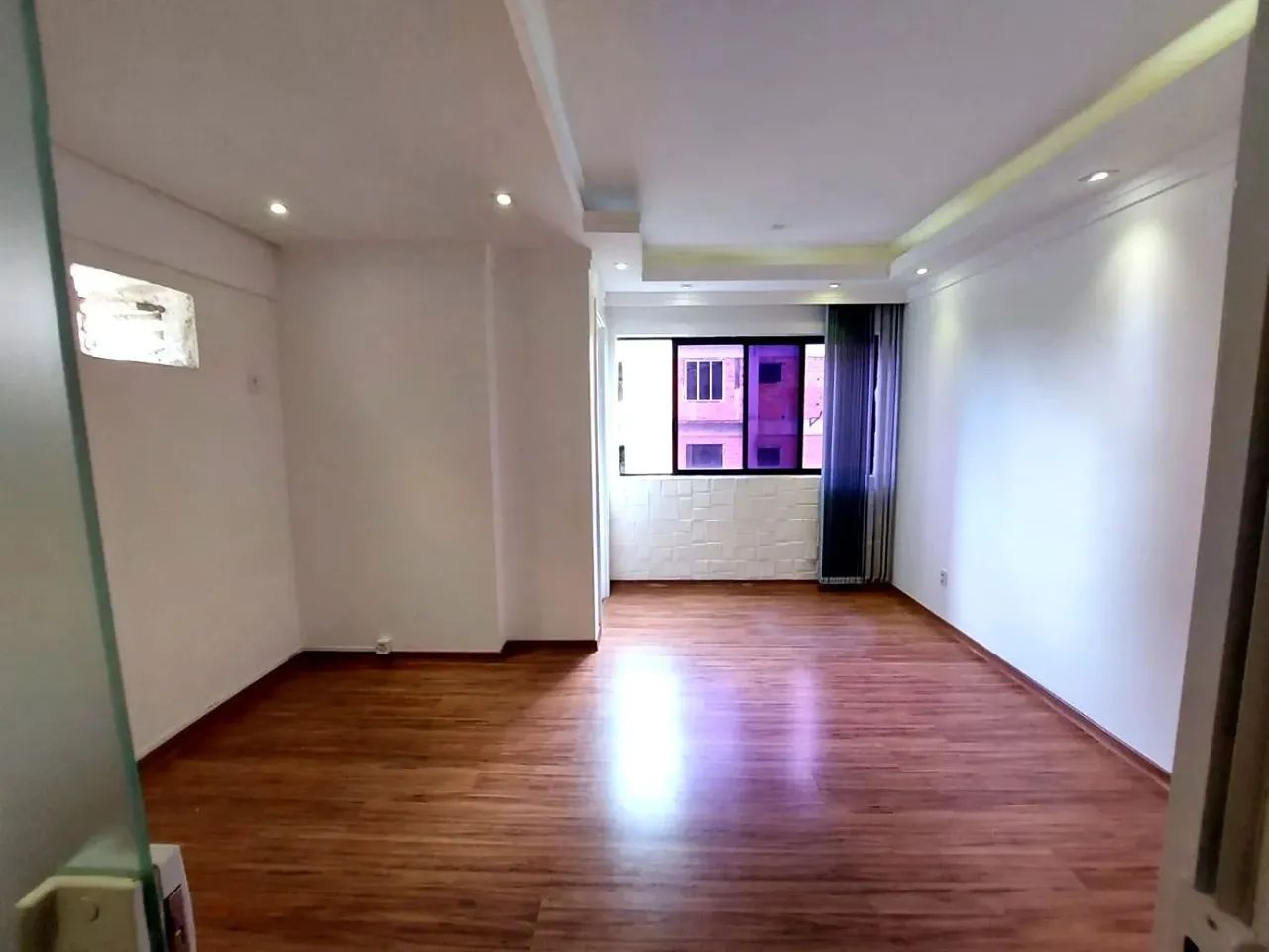 Sala comercial à venda em Salvador-BA, bairro Canela: 1 sala, 1 banheiro, 1 vaga, 25m² de  - Foto 2