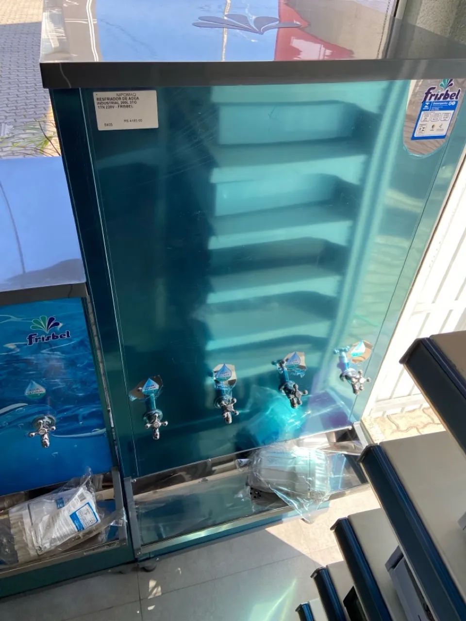RESFRIADOR DE ÁGUA INDUSTRIAL 200L 3TG 1TN - FRISBEL   - Foto 2