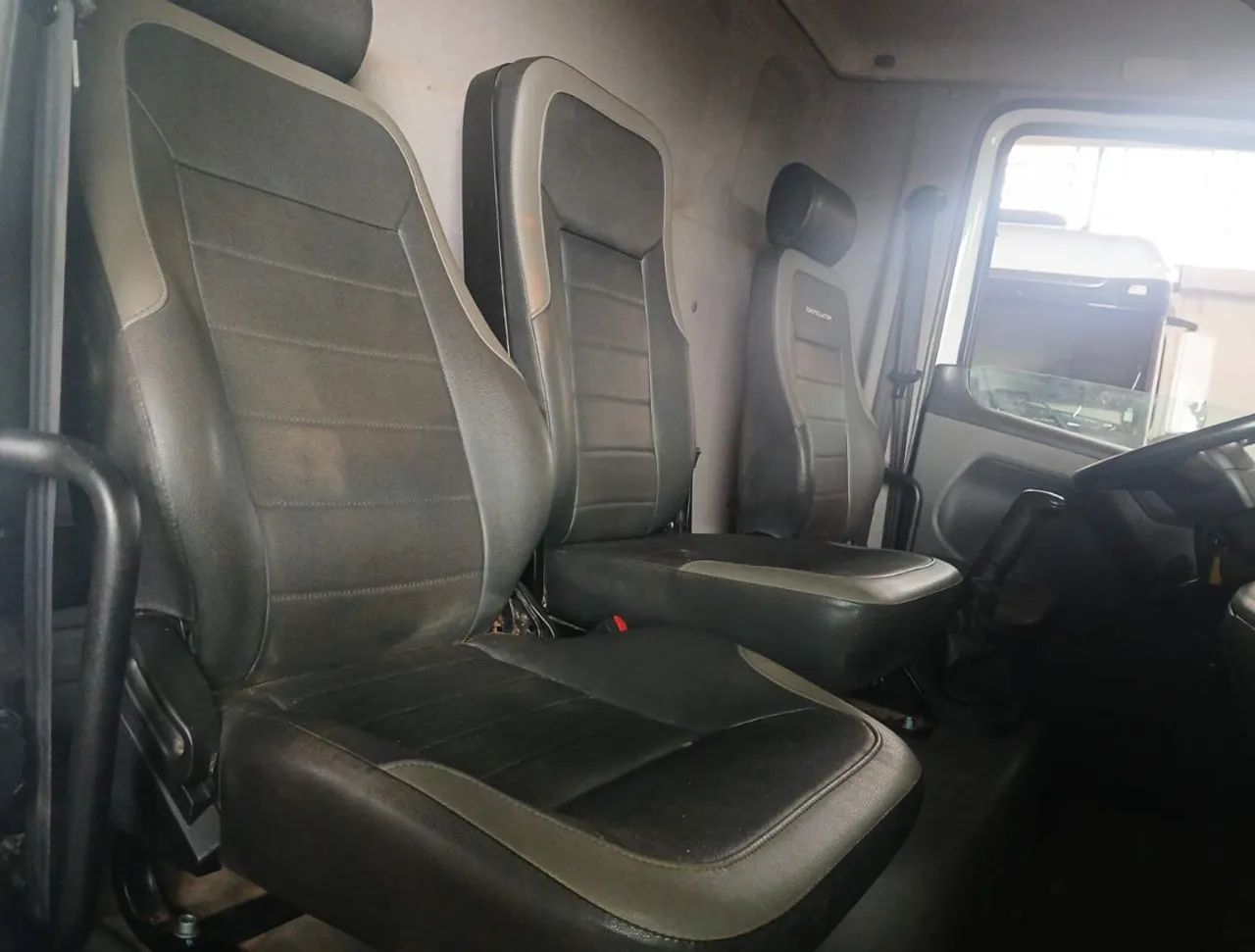 VW 17.190 ano 2023, Toco, com caçamba de 5 ?, no PR - Foto 5