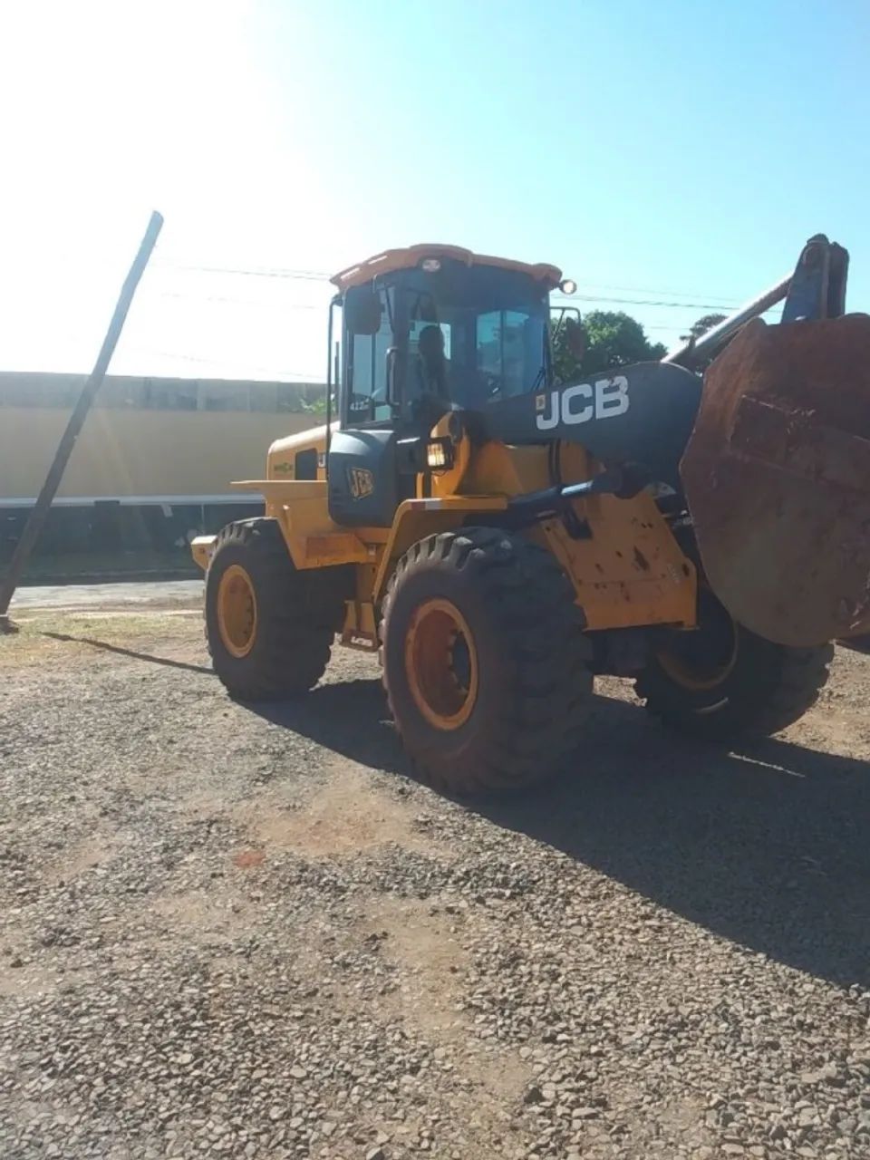 Pá Carregadeira JCB 422ZX