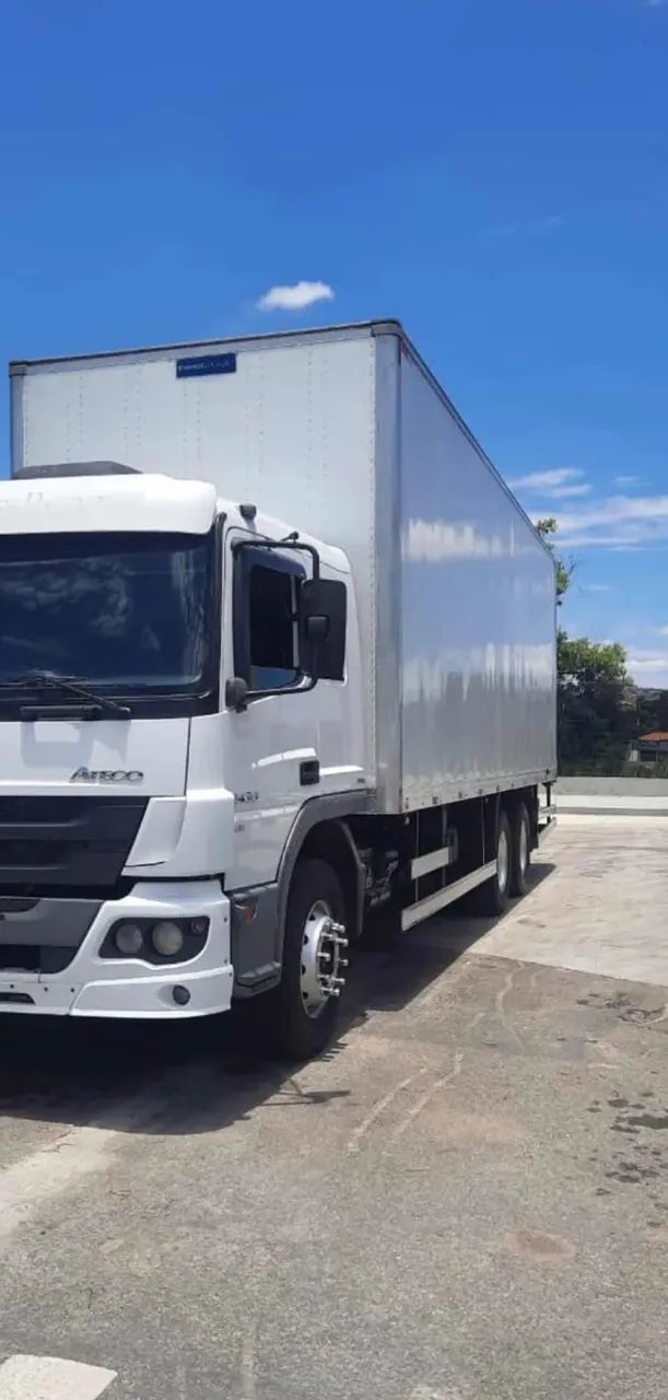 Atego 2426 Baú Seco 2015
