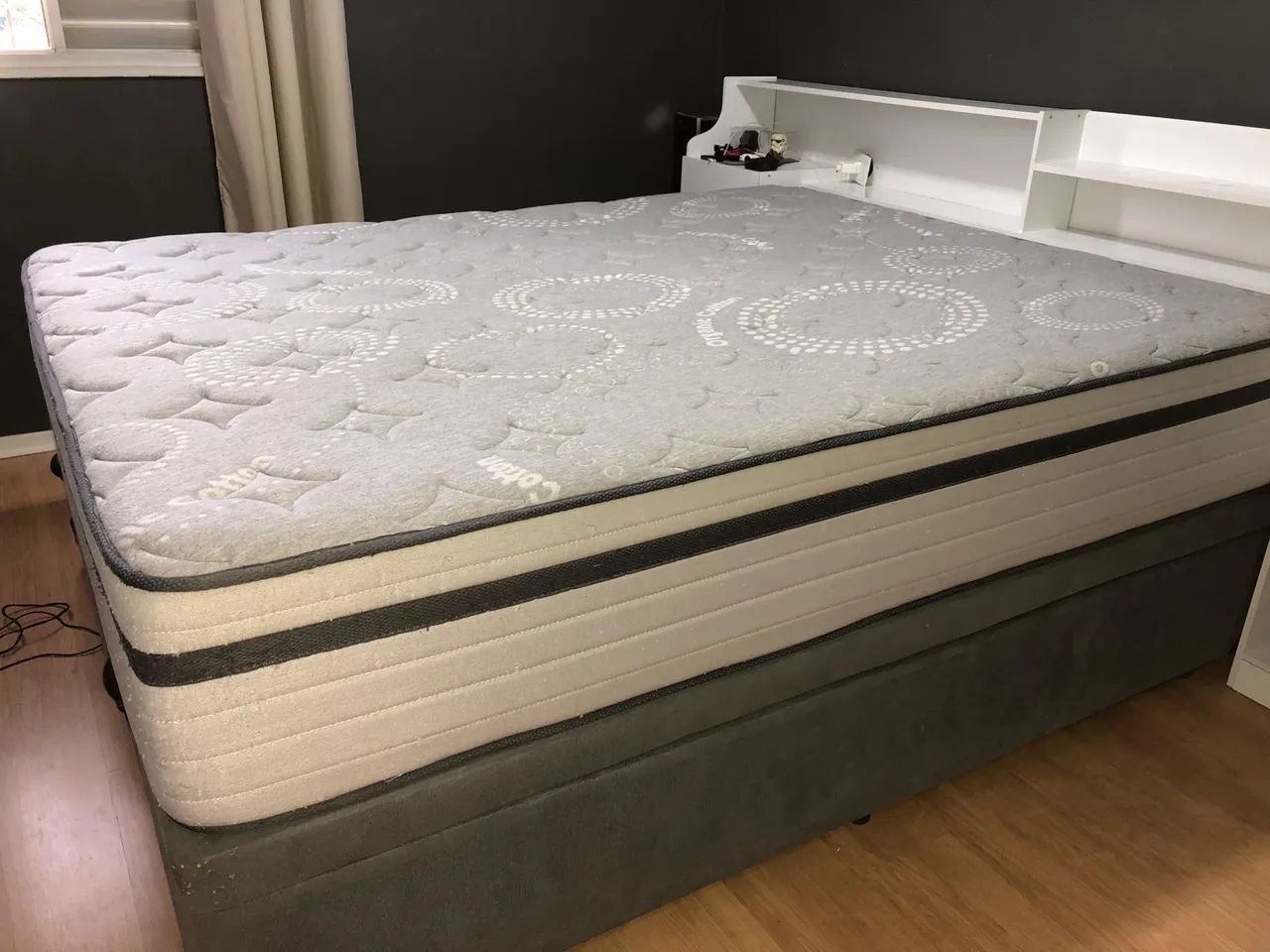 Cama Box baú Queen com colchão