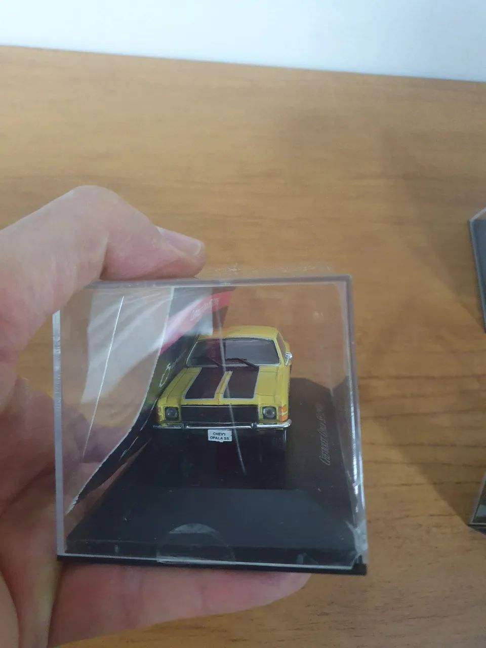 Miniatura Chevrolet Opala SS 1976, escala 1:43 - Foto 3