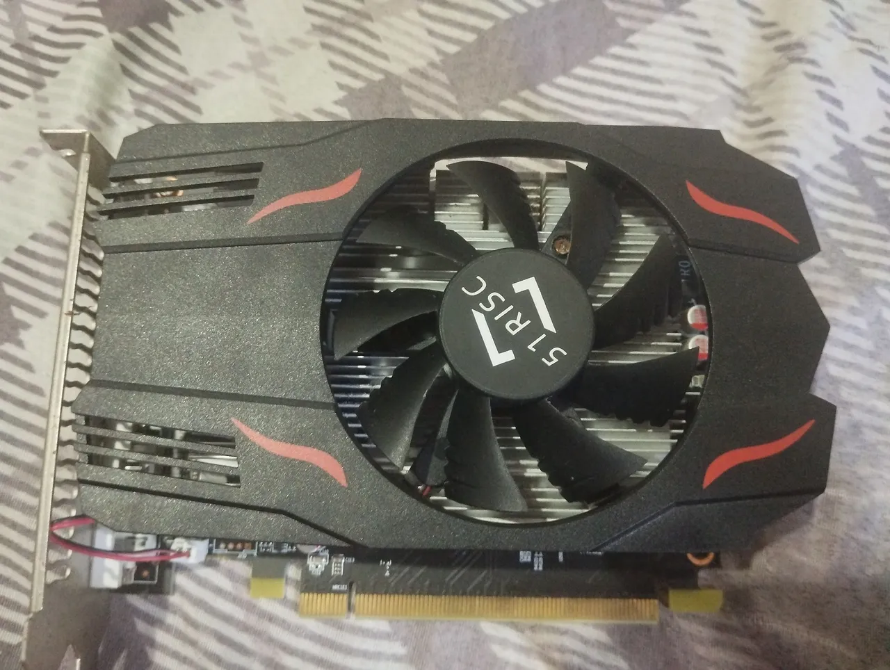 Rx 550 4 GB (Com defeito)