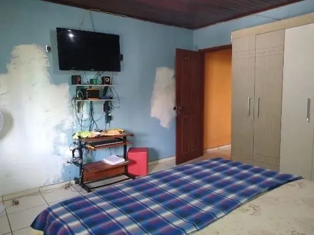 Vendo casa de 4/4 na Sacramenta. - Foto 3