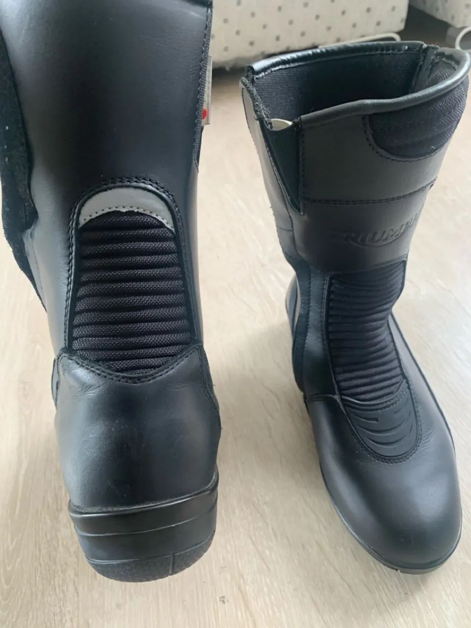 Bota motociclista Triumph Alpinestar tamanho 35 nova - Foto 4