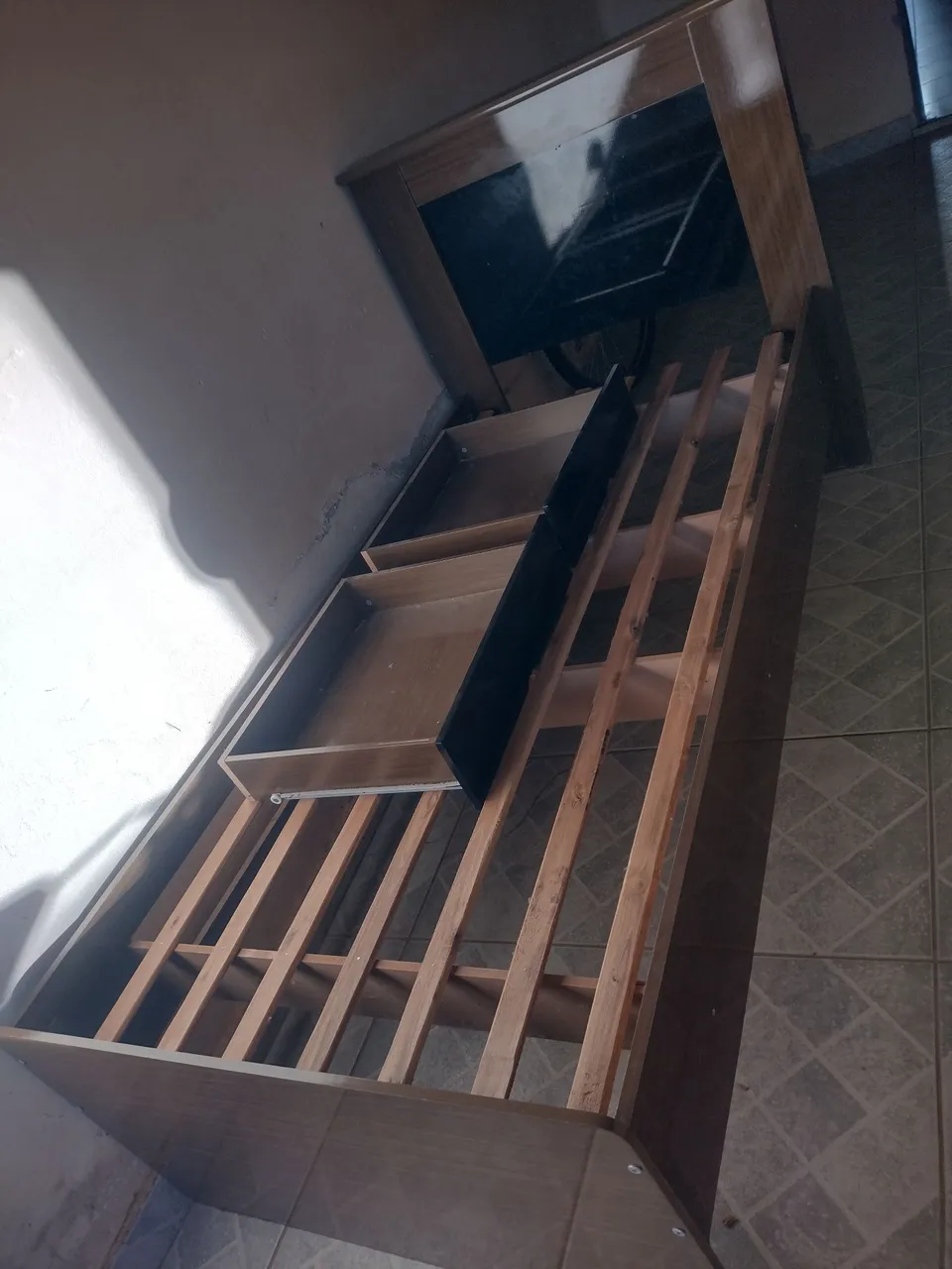Vendo cama de solteiro R$100