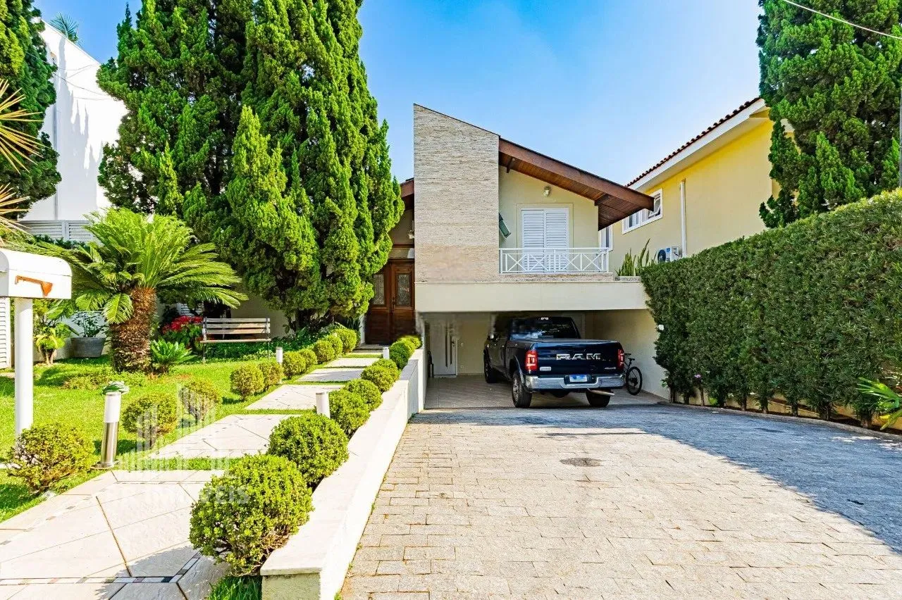 RR8198 Casa 300m² CONDOMÍNIO RESIDENCIAL 4 - OPORTUNIDADE - 3 Suítes 4 Vagas - Barueri, SP