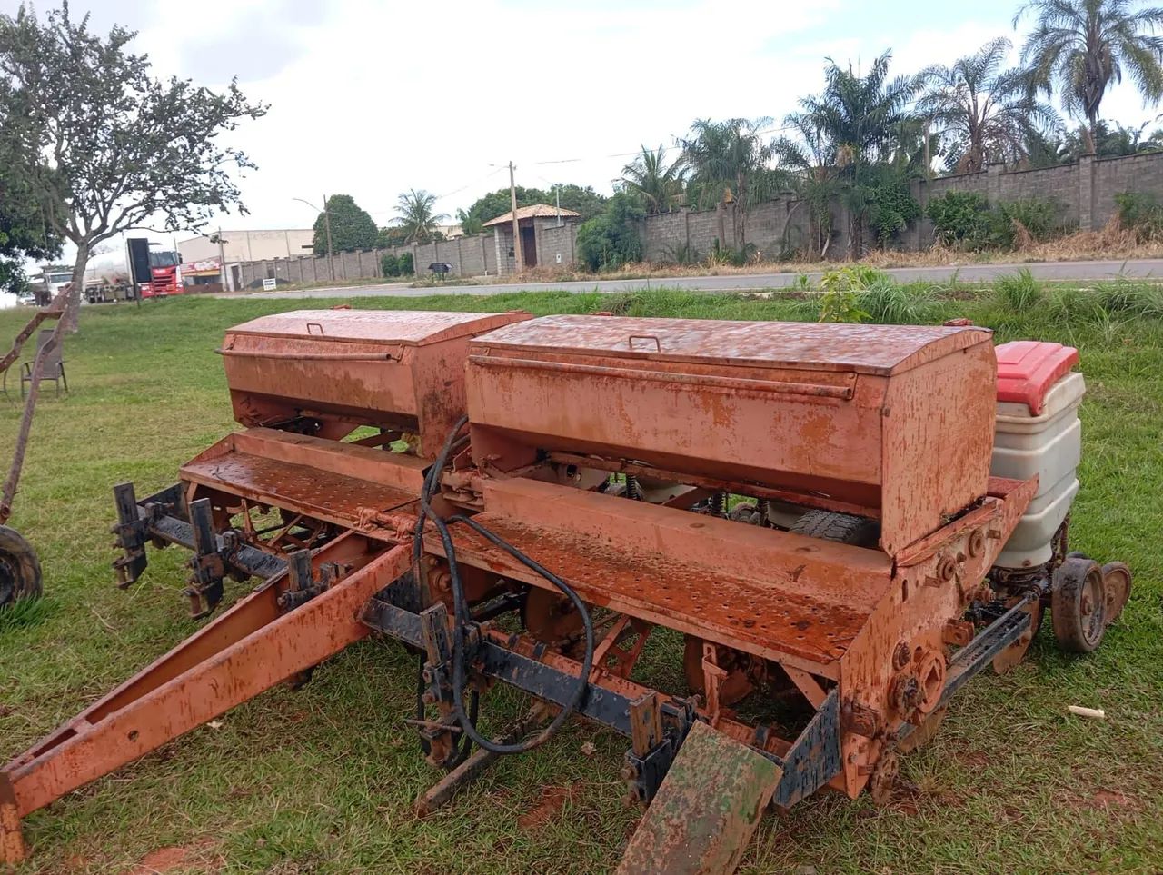 Plantadeira de grãos usada - Foto 4